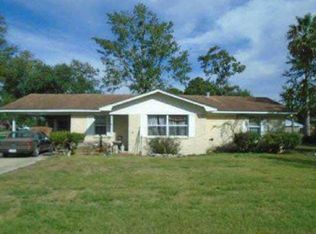312 Broad St, Waveland, MS 39576