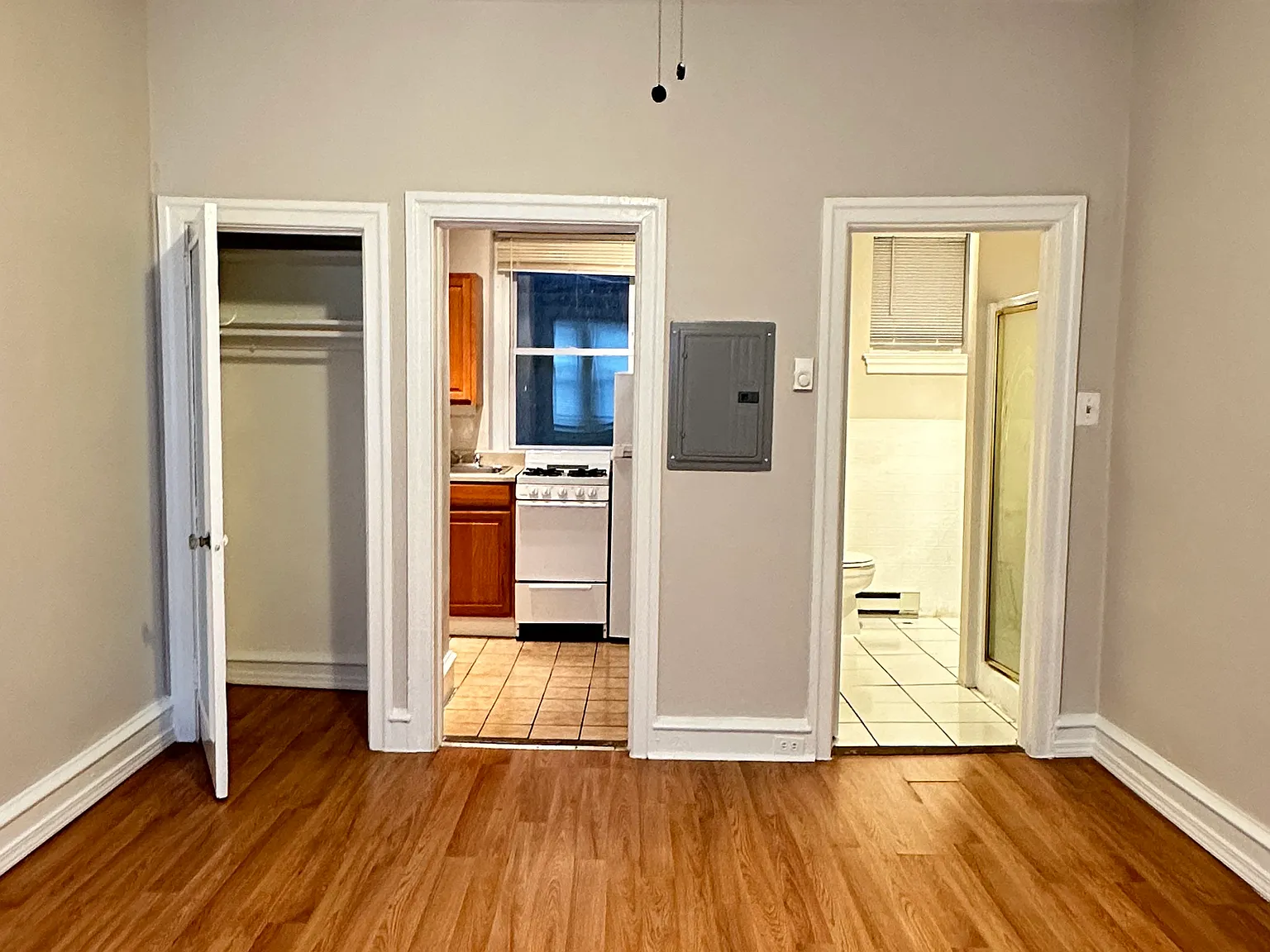 Studio, 300 sqft, $900 — Photo 3
