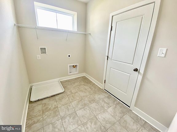 3rd image of 29329 Oxford Dr