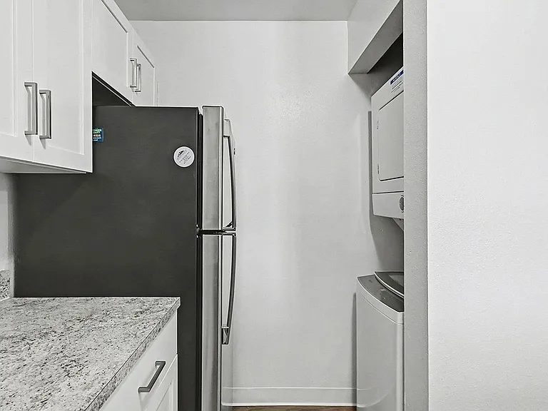 Trappers Cove Apartments — Photo 34