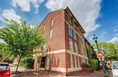 100 W Barre St Photo 1