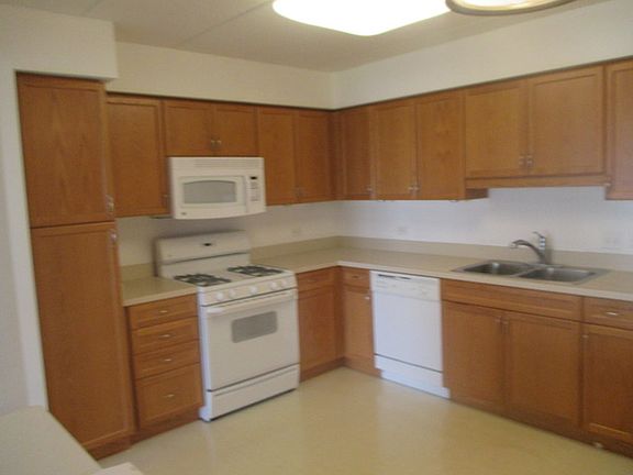 3rd image of 370 Western Ave #505