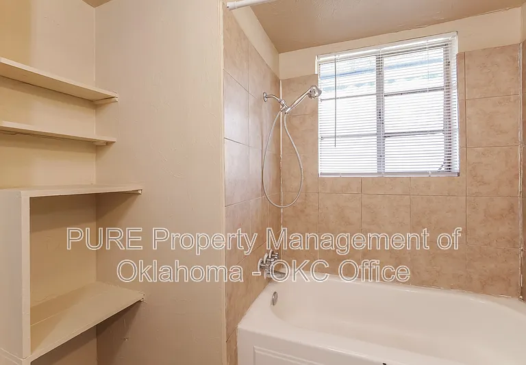 3906 S Hudson Ave — Photo 16