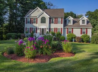 29 Macintosh Dr, Dracut, MA 01826