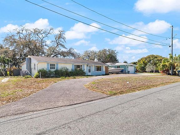 3rd image of 6870 Parkside Dr