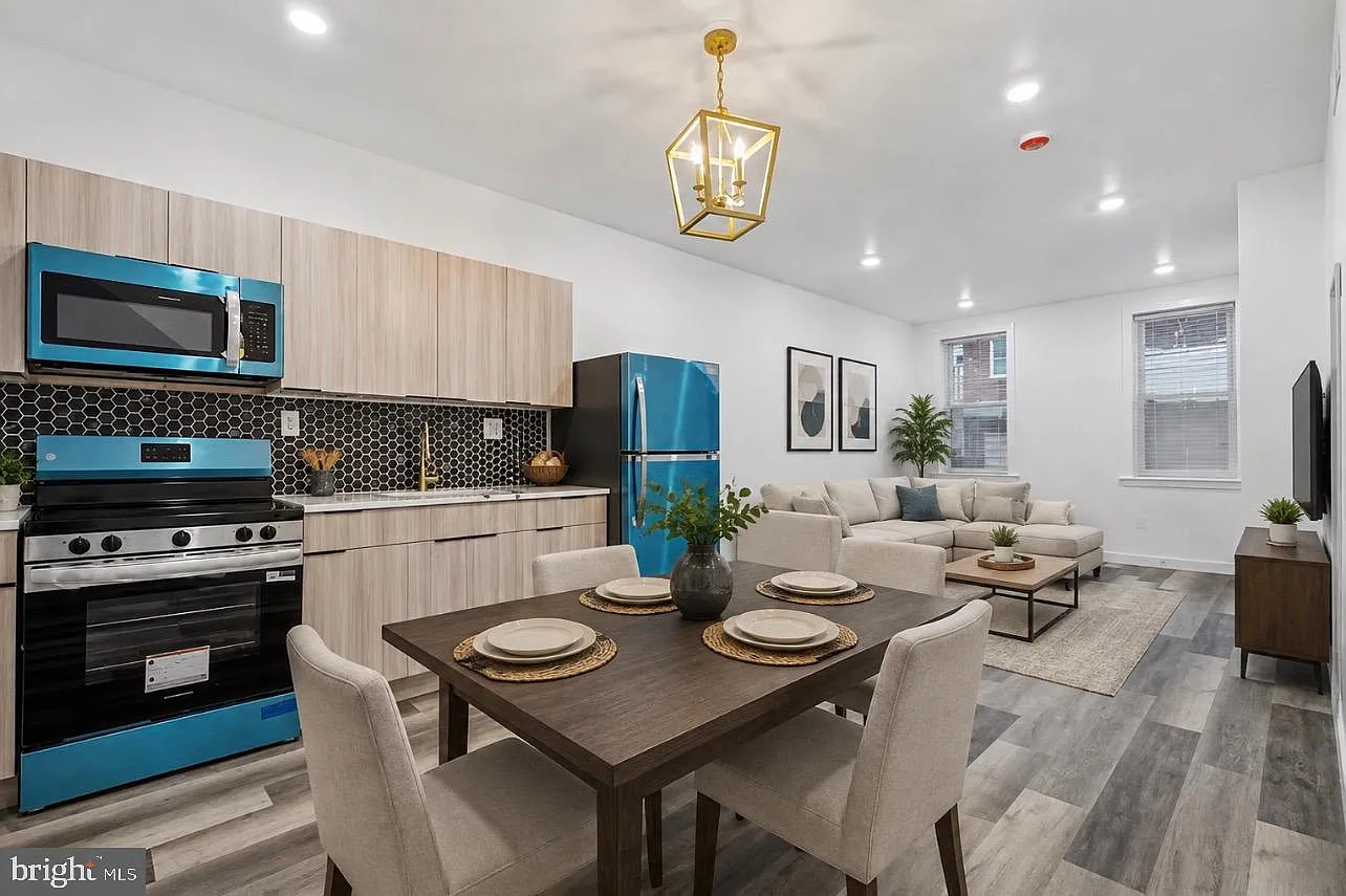 2 bed, 1.0 bath, 1050 sqft, $1,450 — Photo 1
