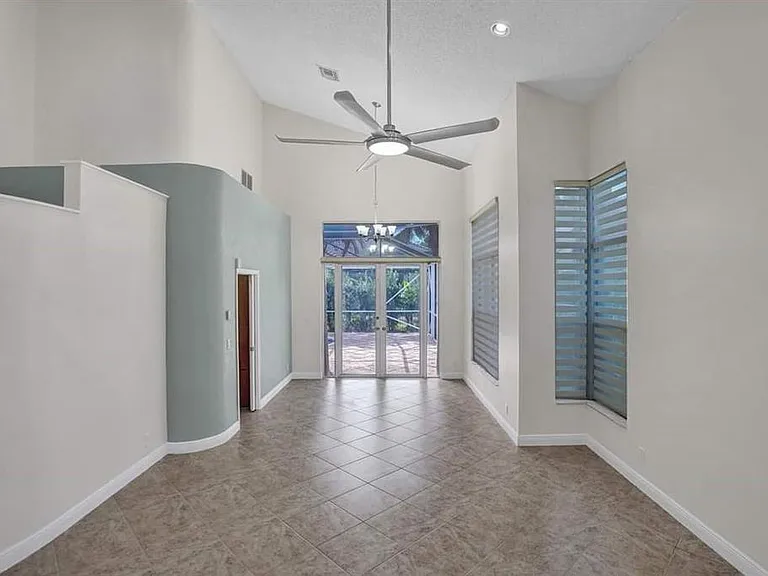 11032 Boston Dr — Photo 18