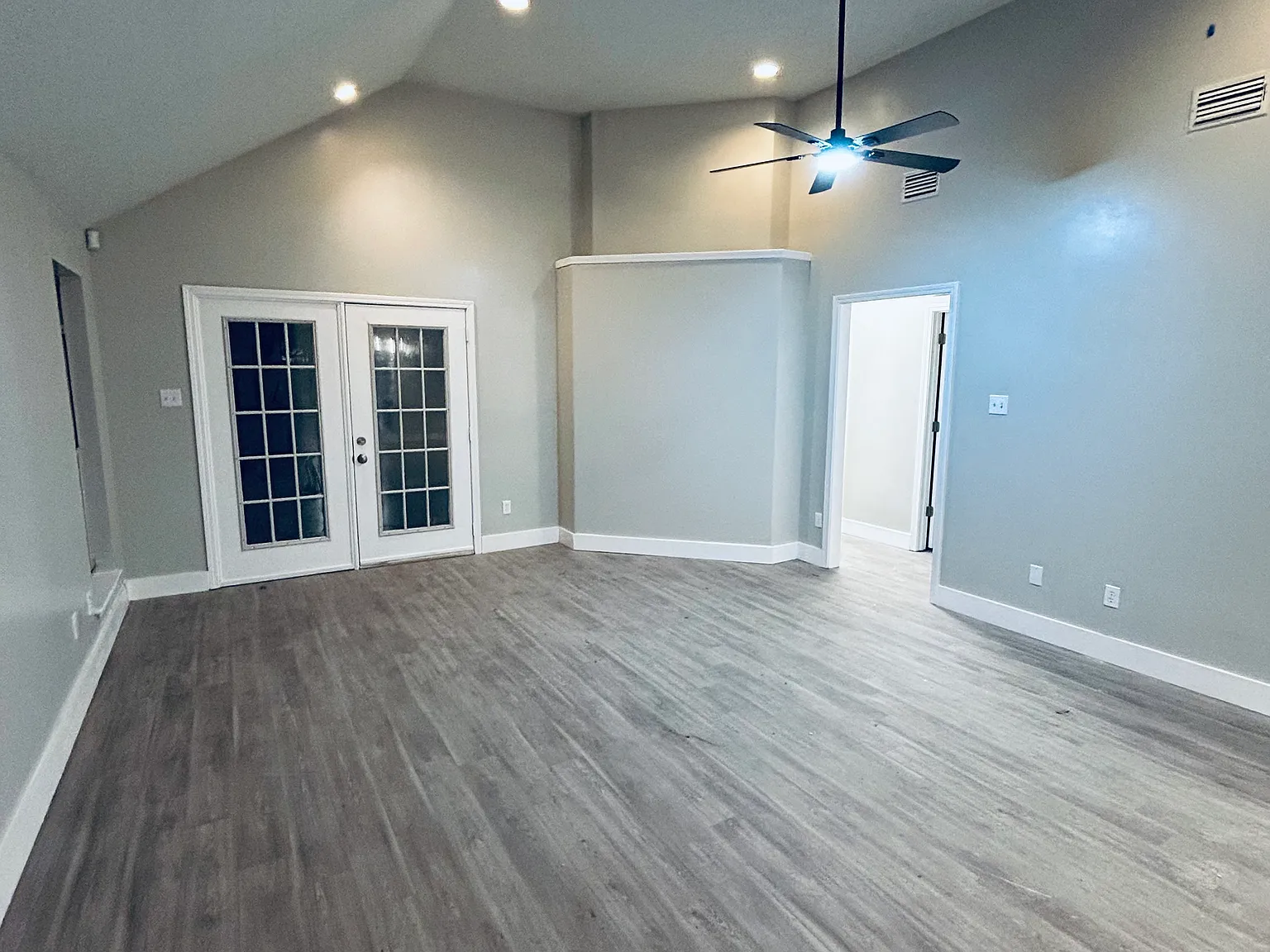 3 bed, 1468 sqft, $1,750 — Photo 2