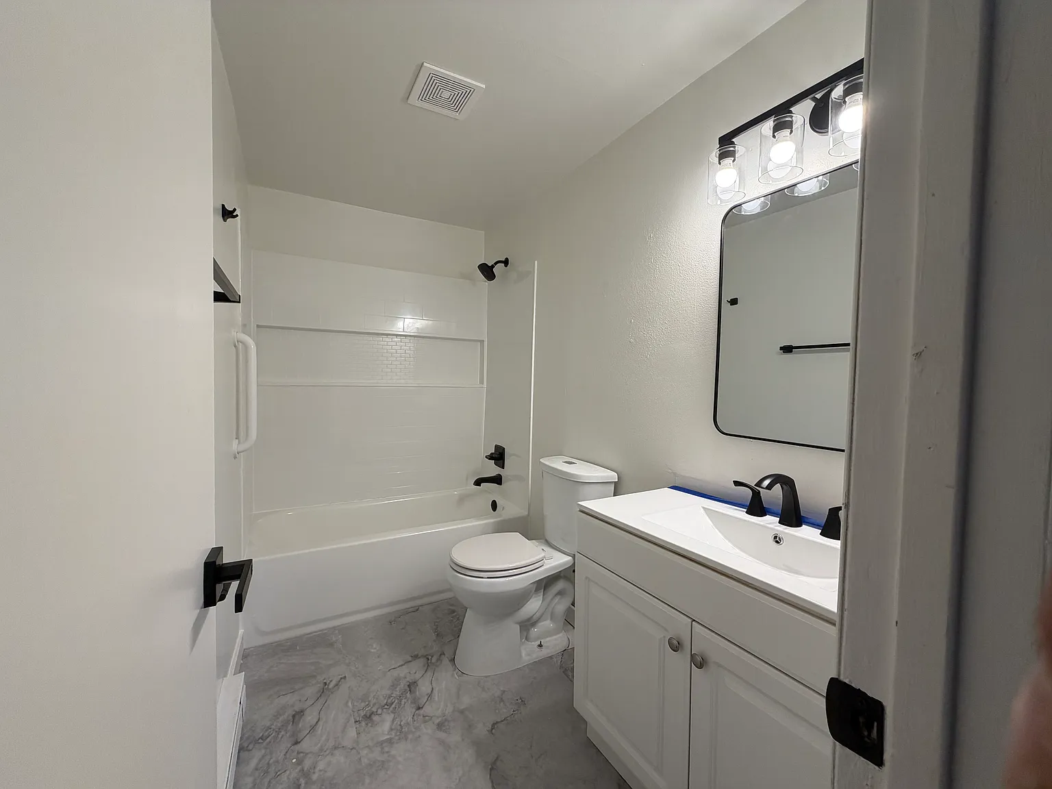 2 bed, 856 sqft, $1,650 — Photo 4