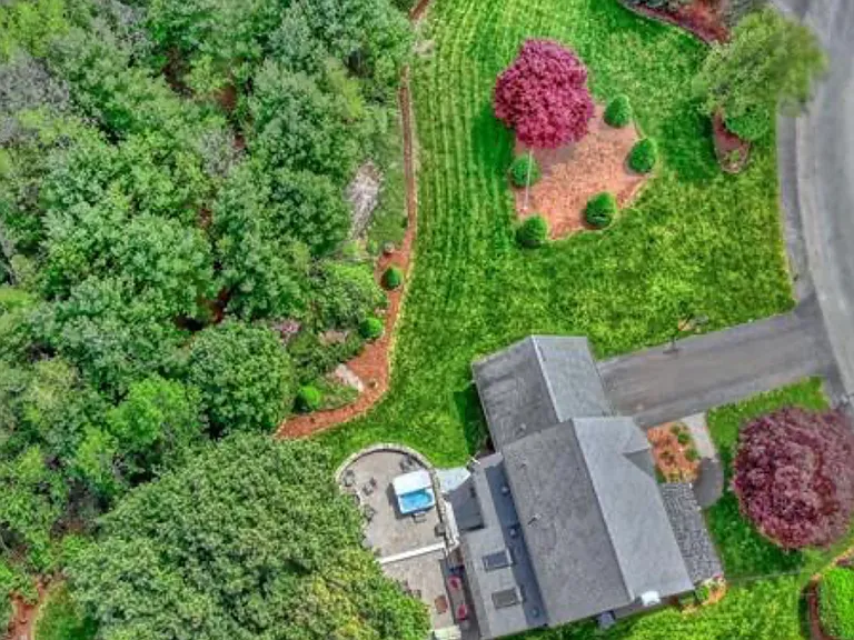 64 David Rd — Photo 4