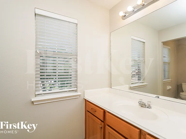 20930 Pedregoso Ln — Photo 17