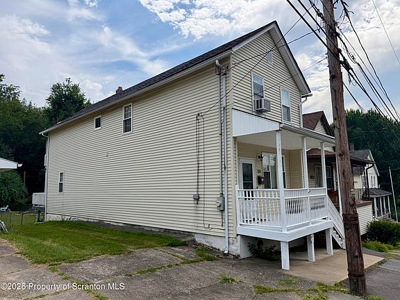 3rd image of 320 Wilbur St