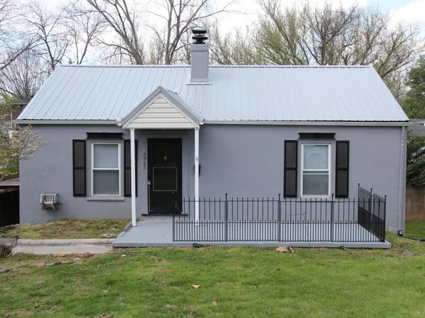 2923 Woodrow Dr, Knoxville, TN 37918