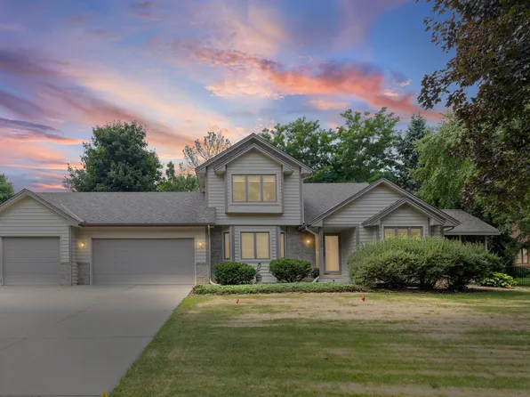 8925 Ashley Ter, Brooklyn Park, MN 55443