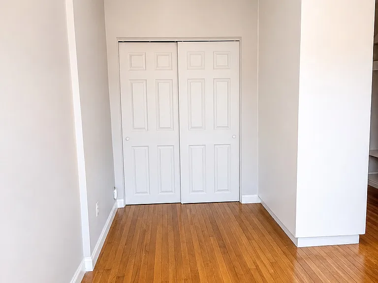 1160 Kingfisher Ave — Photo 11