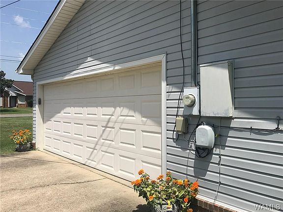 4th image of 5901 Clearbrook Dr