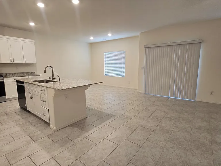 7647 Duran Harbor Ln — Photo 14