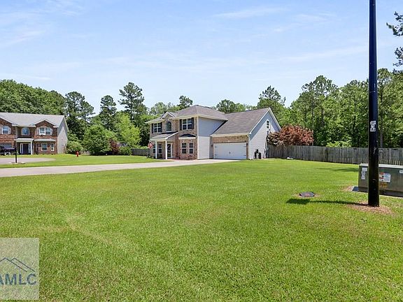 4th image of 102 Arbor Cir NE