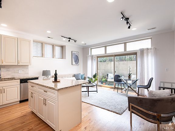3rd image of 2734 W Belmont Ave APT 1