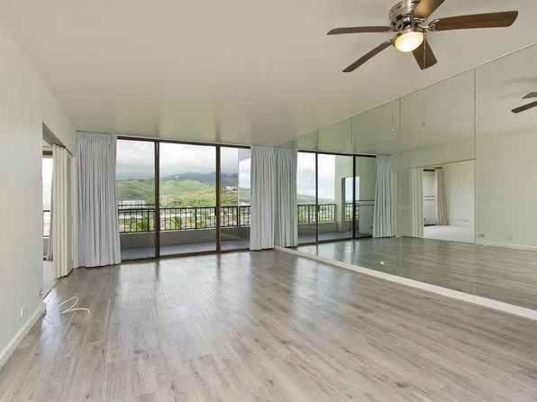 500 Lunalilo Home Rd Penthouse 17B, Honolulu, HI 96825