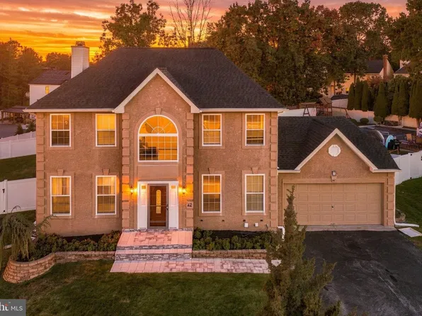 42 Crawford Dr, Sicklerville, NJ 08081