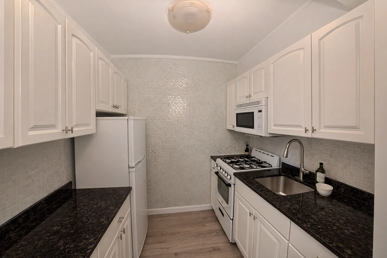 333 East 46th Street — Photo 3