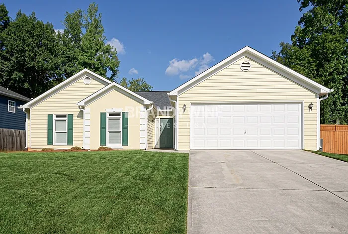 3 bed, 2.0 bath, 1564 sqft, $2,395 — Photo 2