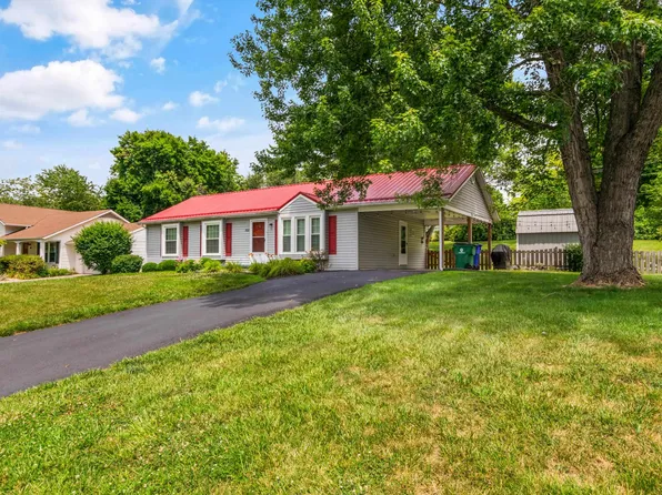 800 Elizabeth Dr, Blacksburg, VA 24060