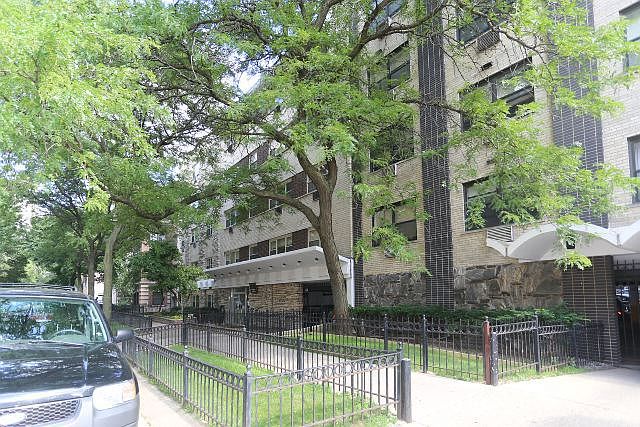 1st image of 535 W Briar Pl APT 354