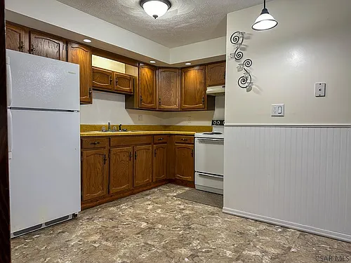 2008 Forest Hills Dr Photo 1