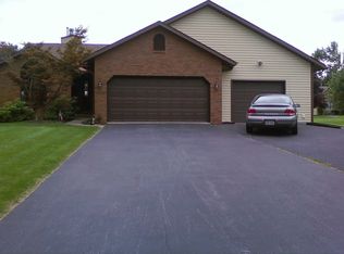 10067 Greiner Rd, Clarence, NY 14031