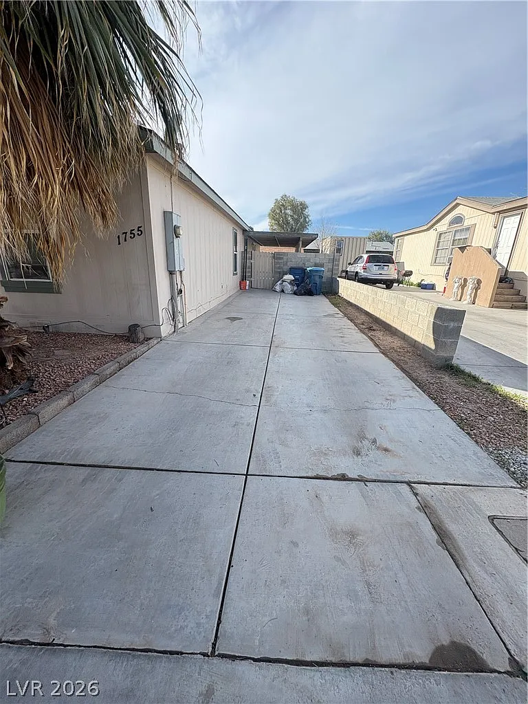 Photo 2 of 14 - 1755 Peanut Ct - Las Vegas, NV Building Photo - 1755 Peanut Ct