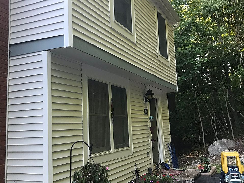 Front of the house 
