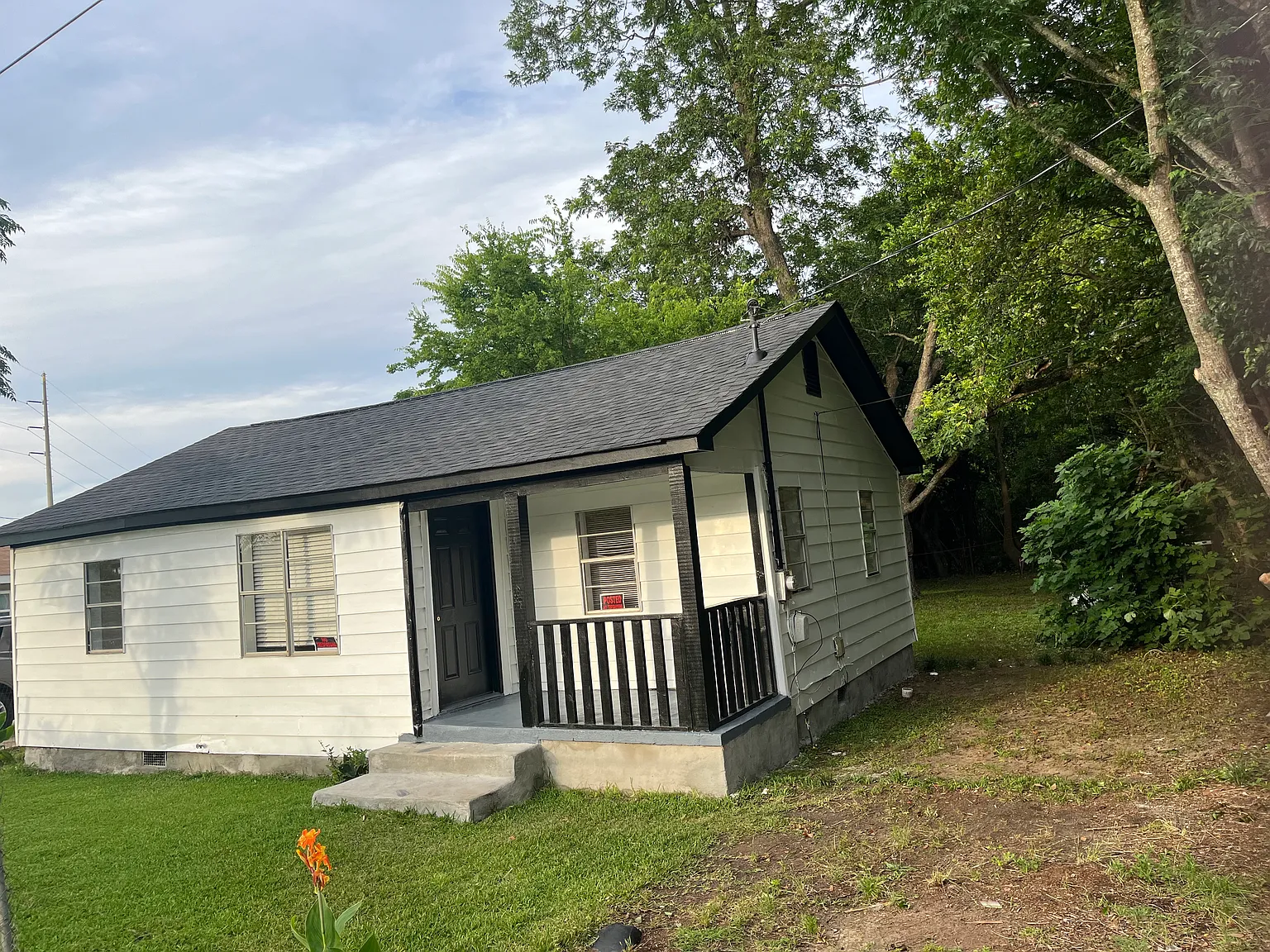 3 bed, 666 sqft, $1,100 — Photo 2