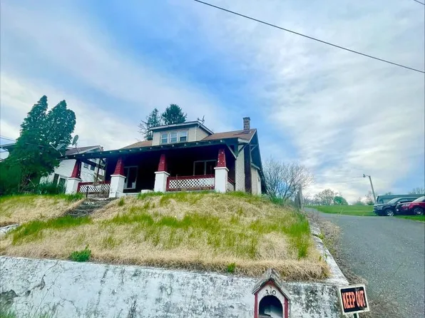 10 School Rd, Hegins, PA 17938