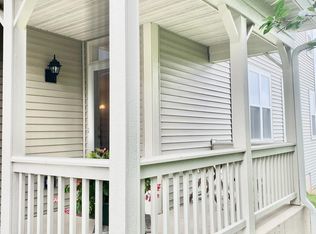 301 Fairmont Ct, Saint Charles, IL 60175