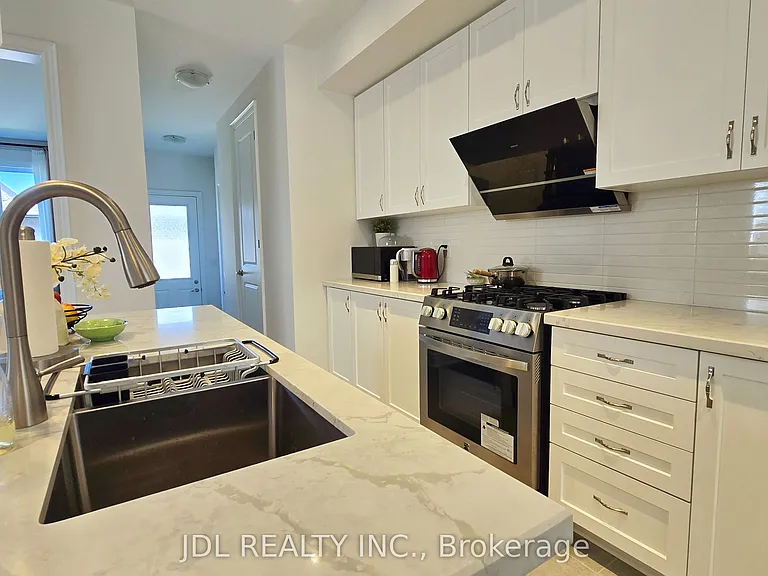 87 Albert Newell Dr — Photo 14