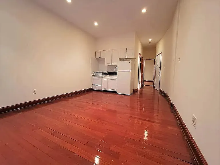 414 E 74th St #1T — Photo 2