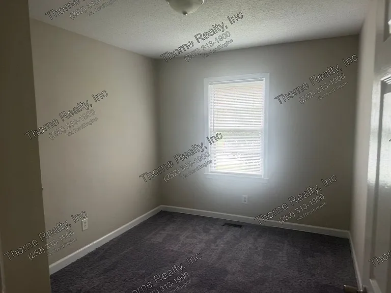 1418 Davis St — Photo 5