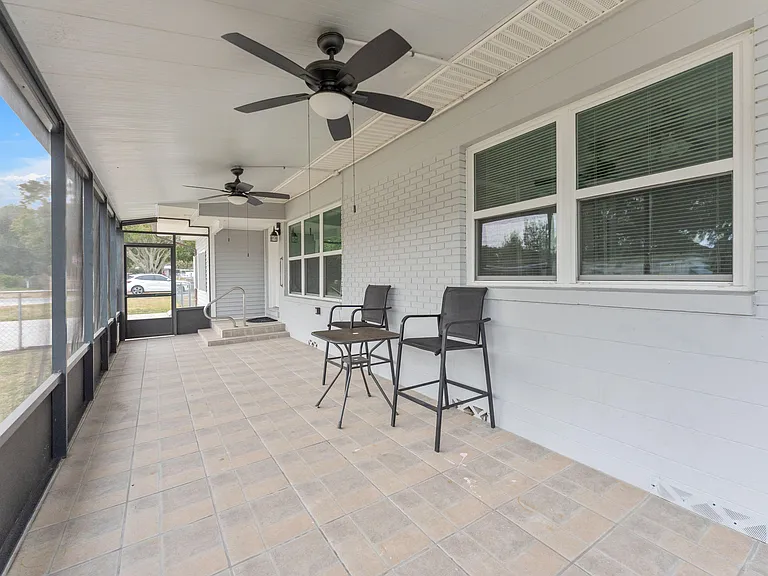Hazel Dr — Photo 8