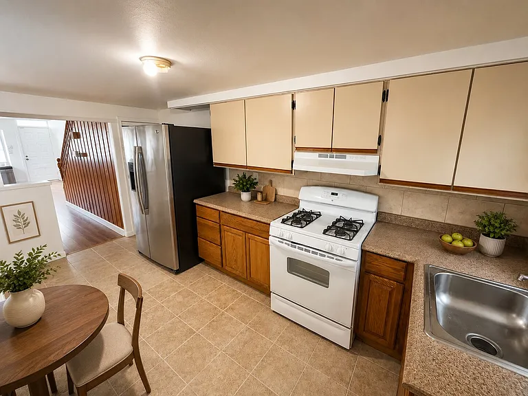2547 N Water St — Photo 4