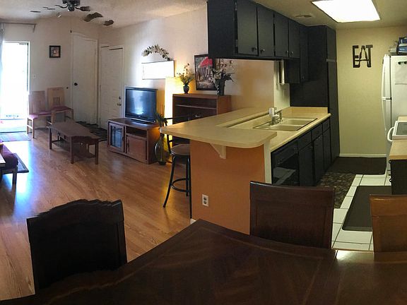 3rd image of 1111 E UNIVERSITY Drive #204