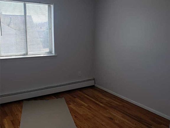 4th image of 1846 Bussing Ave #1