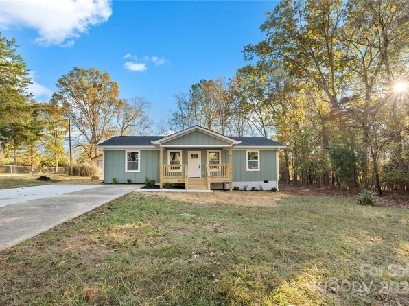 300 Washington Park Rd, Mount Gilead, NC 27306