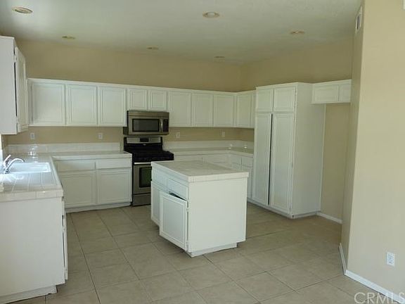 3rd image of 39482 Bainbridge Cir