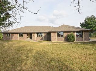 17420 Thomas Lane Rd, Smithville, MO 64089