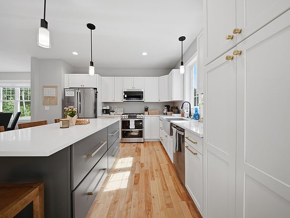 2nd image of 37 Clover Lane