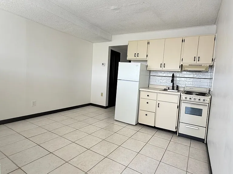 1700 Clinch Ave #407 — Photo 3