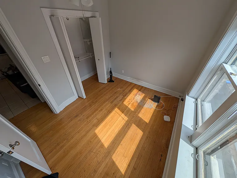 1616 W Cornelia Ave #3 — Photo 9