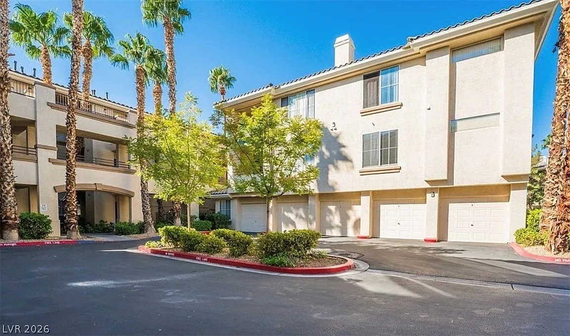 2 bed, 2.0 bath, 906 sqft, $1,450 — Photo 1